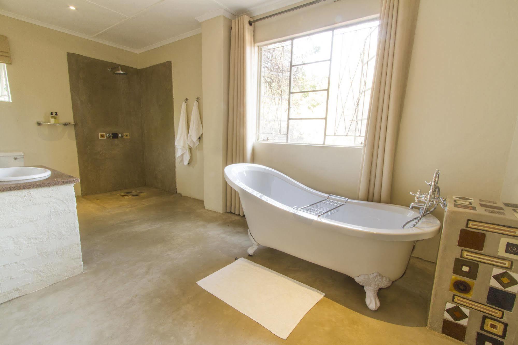 Bayete Guest Lodge Victoria Falls Exteriör bild