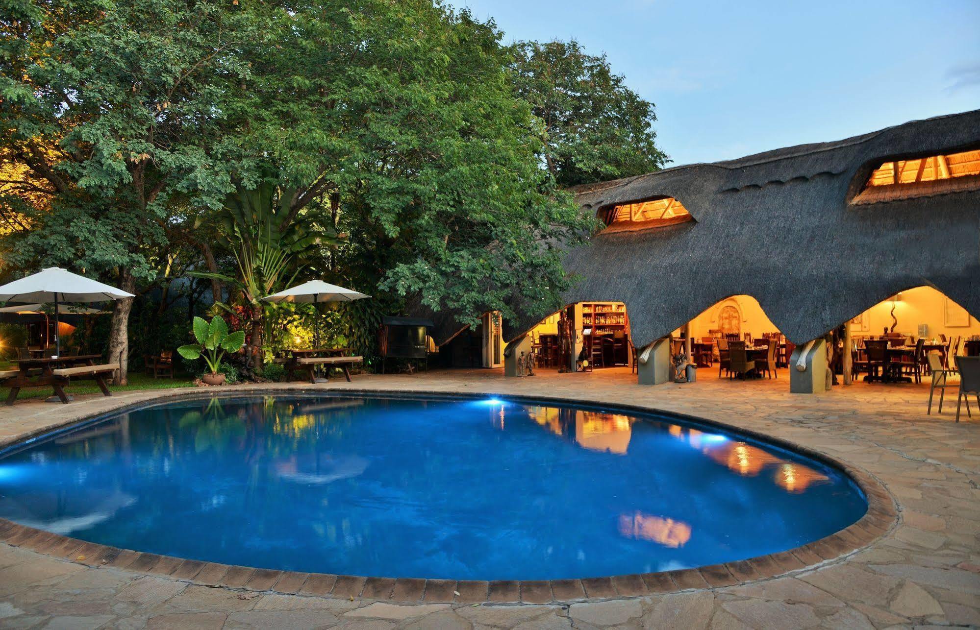 Bayete Guest Lodge Victoria Falls Exteriör bild