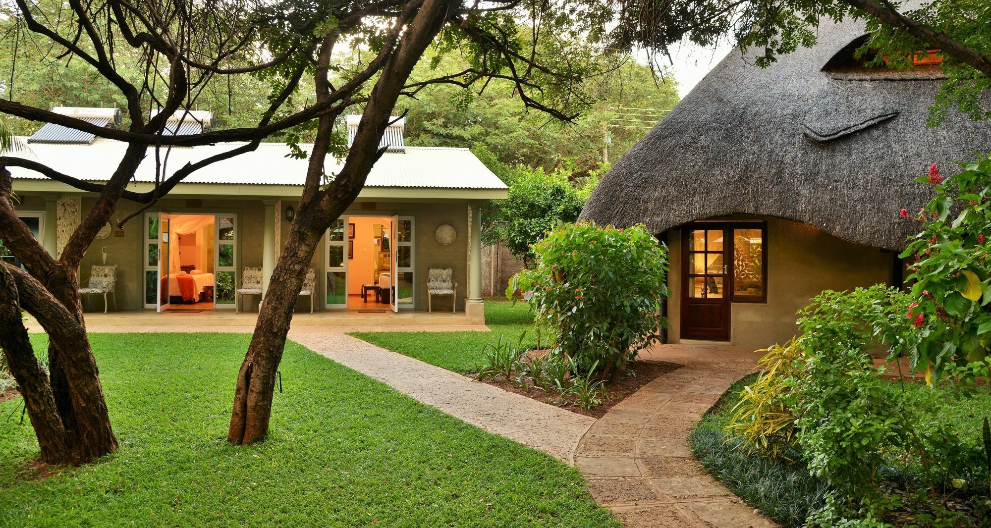 Bayete Guest Lodge Victoria Falls Exteriör bild