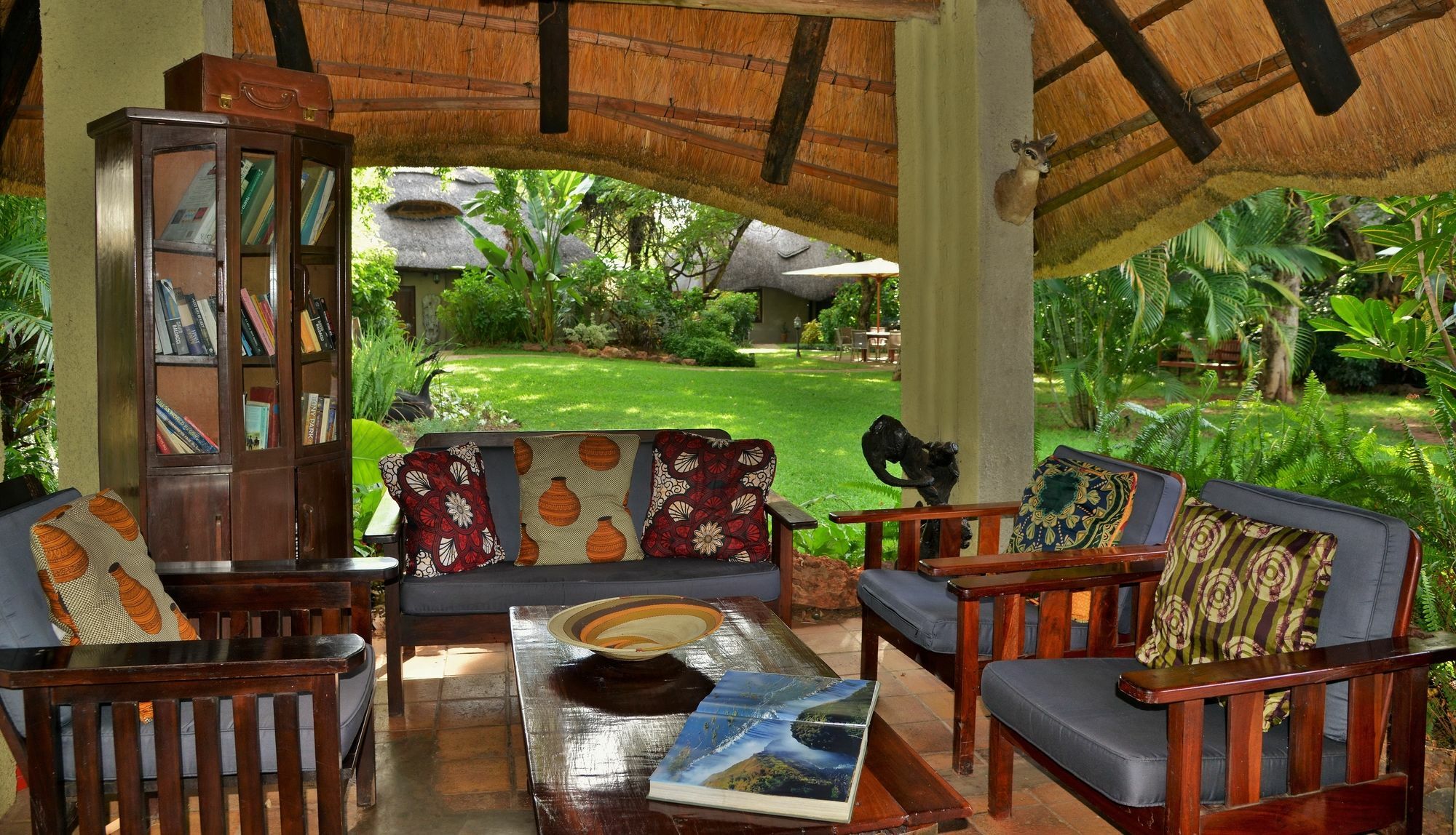 Bayete Guest Lodge Victoria Falls Exteriör bild